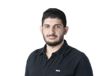 Akin Üzün, Automyynti, Saka